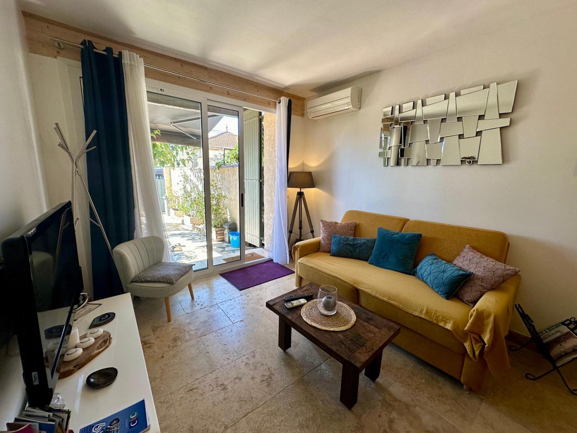 Le Petit Versailles Arles Ngoại thất bức ảnh